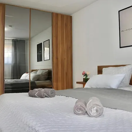 Ruhiges Apartment, Parkmoeglichkeit, 3-zimmer شقة *