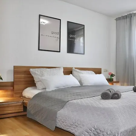 شقة Ruhiges Apartment, Parkmoeglichkeit, 3-zimmer Eutingen im Gau